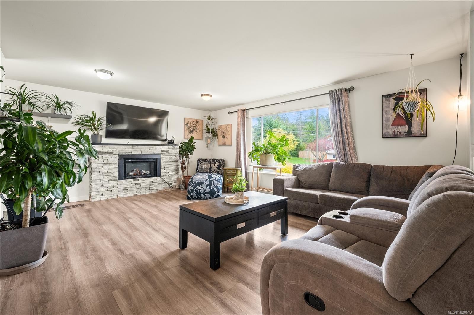 6972 Leland Rd, Lantzville, BC