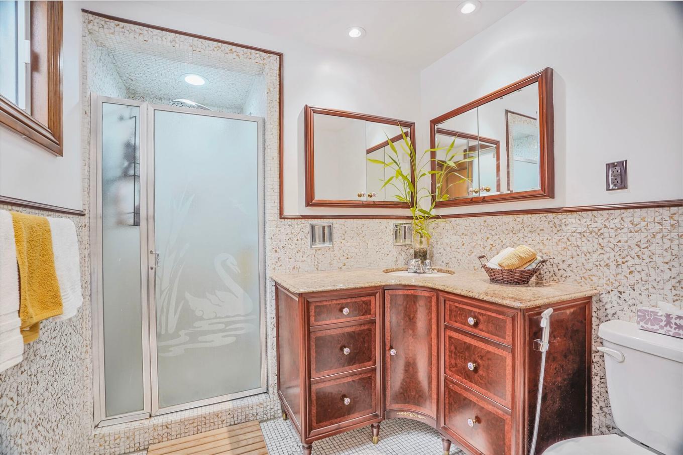 Salle de bains - 3830 - 3832 Rue De La Peltrie, Montréal (Côte-Des-Neiges/Notre-Dame-De-Grâce), QC - Indoor Photo Showing Bathroom