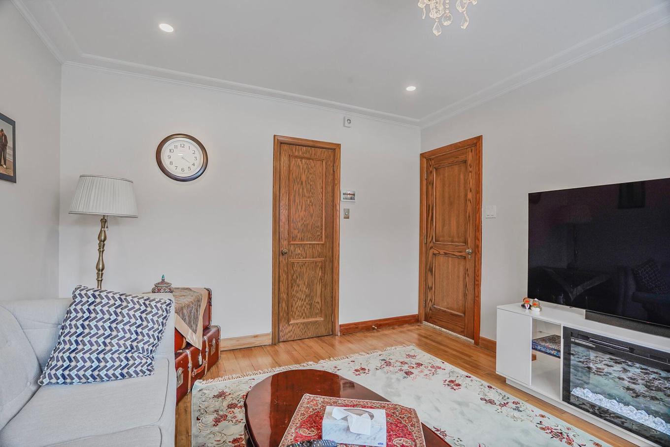 Salon - 3830 - 3832 Rue De La Peltrie, Montréal (Côte-Des-Neiges/Notre-Dame-De-Grâce), QC - Indoor