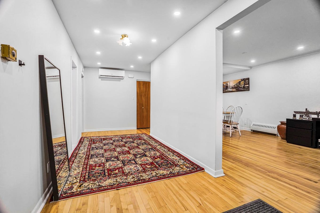 Hall d'entrée/Vestibule - 3830 - 3832 Rue De La Peltrie, Montréal (Côte-Des-Neiges/Notre-Dame-De-Grâce), QC - Indoor Photo Showing Other Room