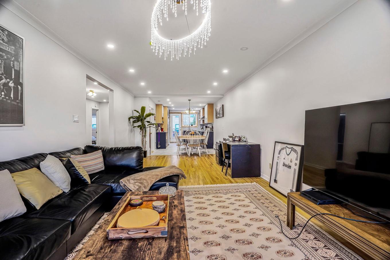 Salon - 3830 - 3832 Rue De La Peltrie, Montréal (Côte-Des-Neiges/Notre-Dame-De-Grâce), QC - Indoor