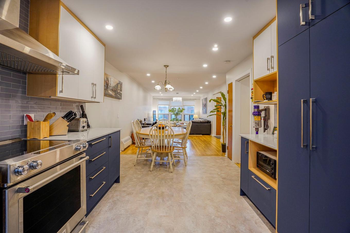 Cuisine - 3830 - 3832 Rue De La Peltrie, Montréal (Côte-Des-Neiges/Notre-Dame-De-Grâce), QC - Indoor Photo Showing Kitchen With Upgraded Kitchen