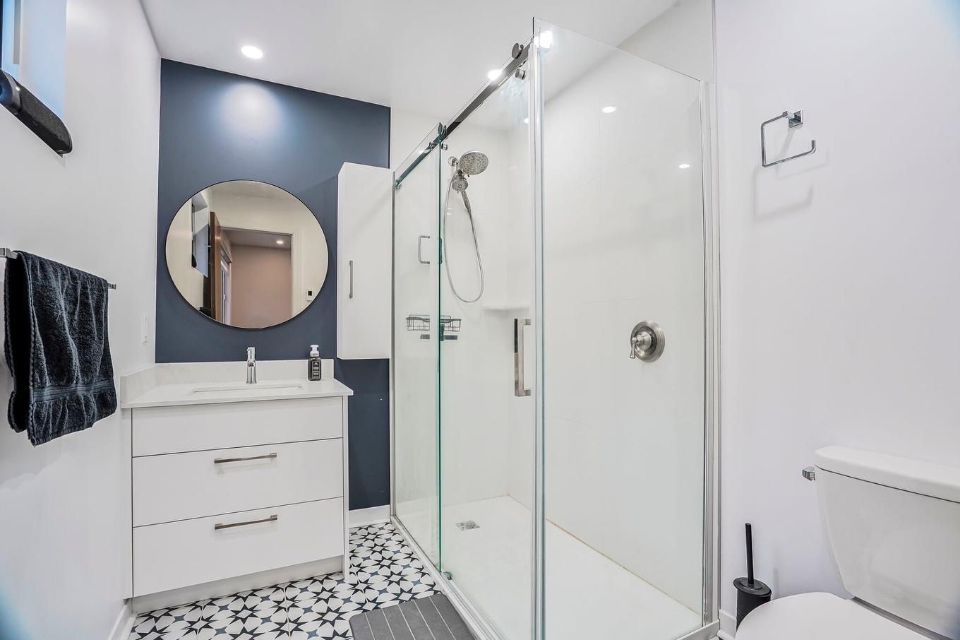 Salle de bains - 3830 - 3832 Rue De La Peltrie, Montréal (Côte-Des-Neiges/Notre-Dame-De-Grâce), QC - Indoor Photo Showing Bathroom