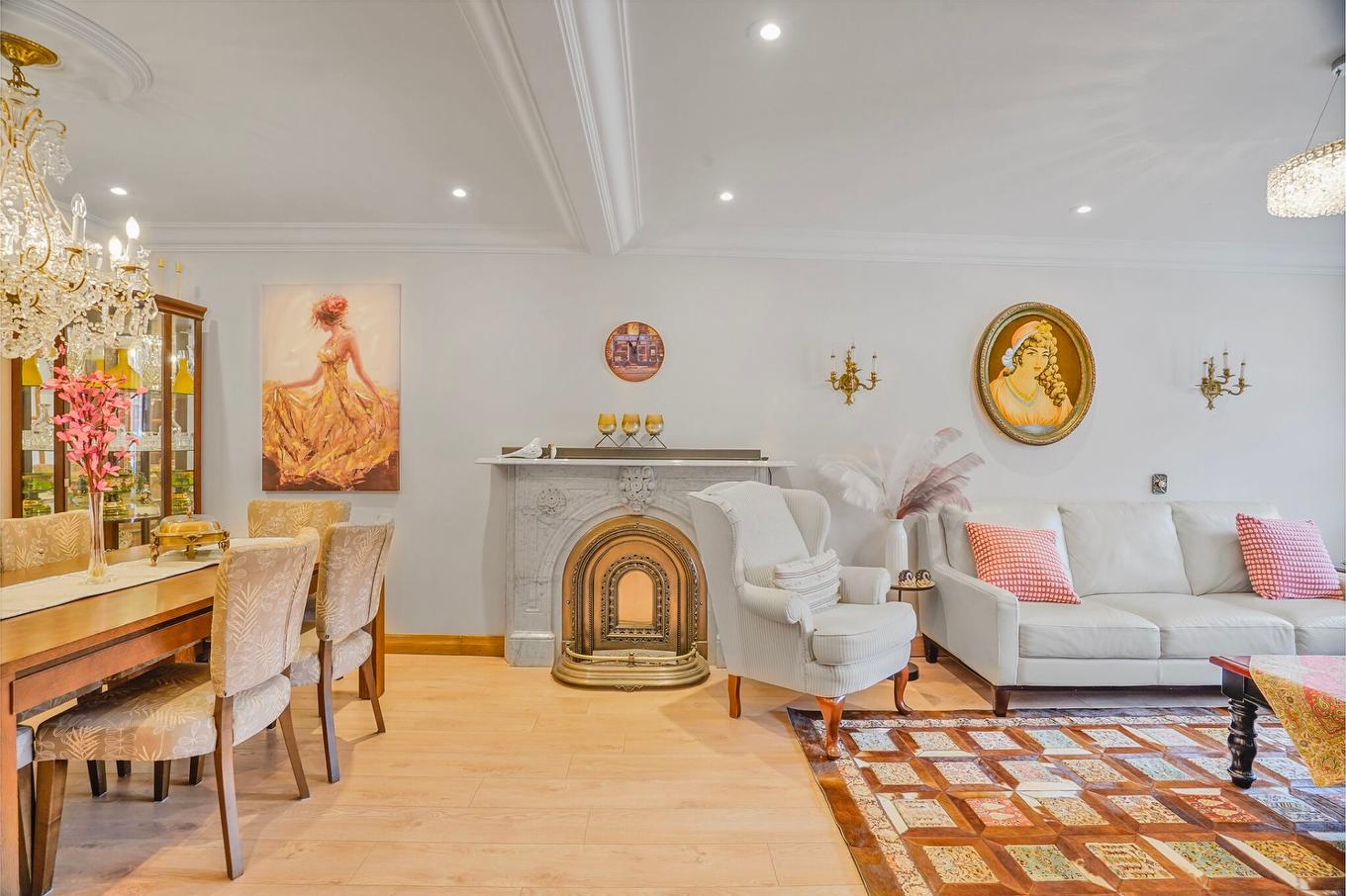 Salon - 3830 - 3832 Rue De La Peltrie, Montréal (Côte-Des-Neiges/Notre-Dame-De-Grâce), QC - Indoor Photo Showing Living Room