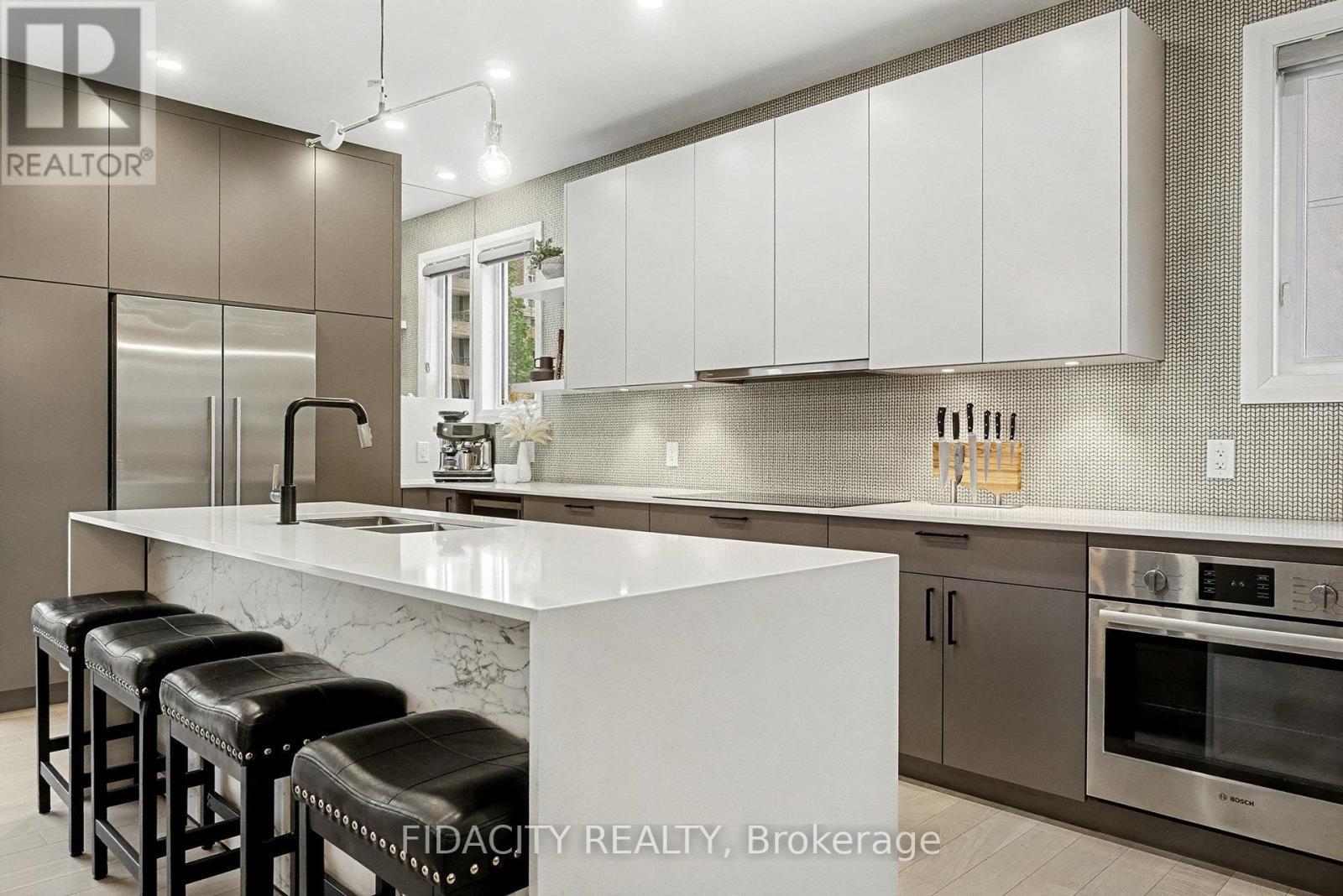 103 Tay Street, Ottawa, ON - Indoor Photo Showing Kitchen With Upgraded Kitchen