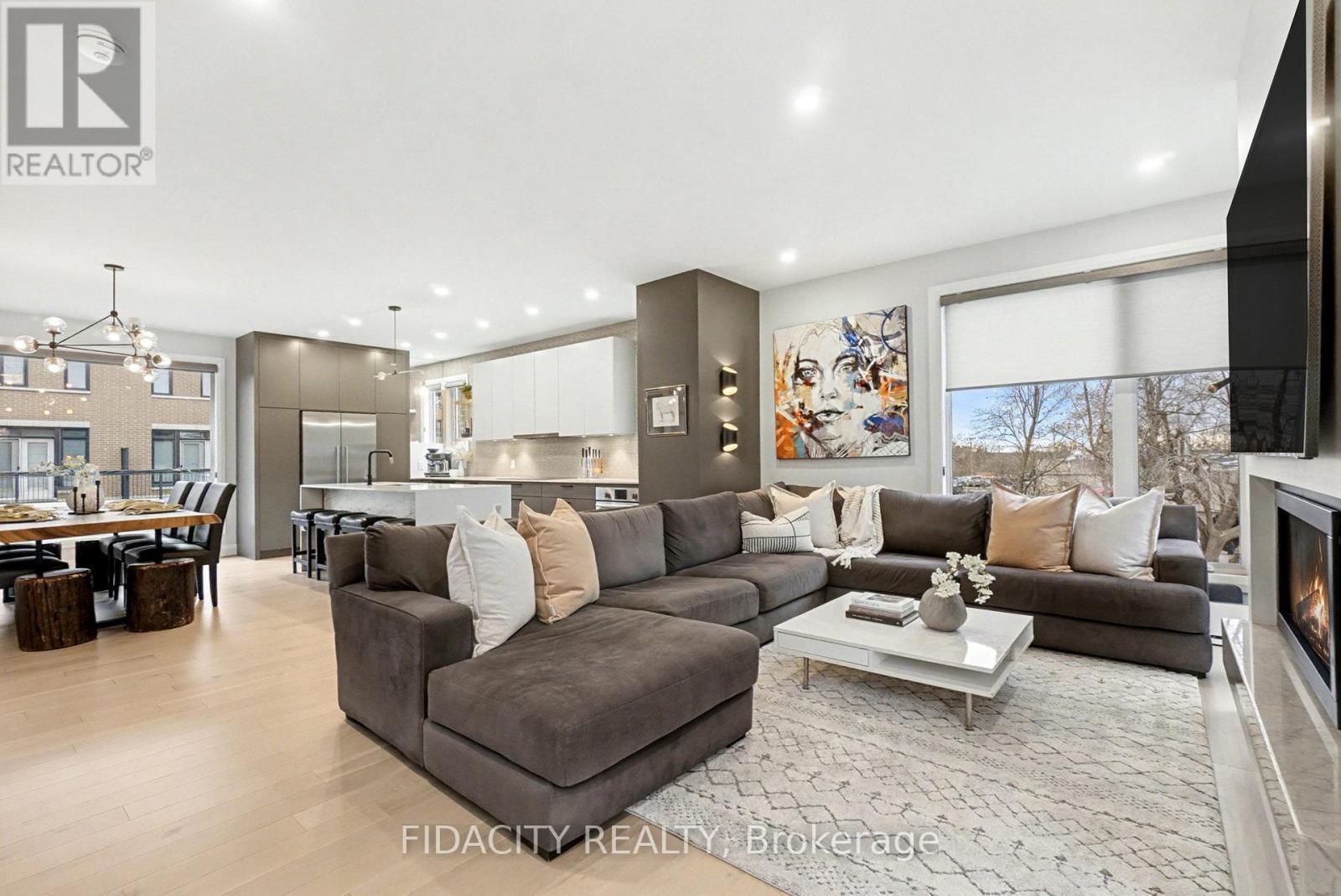 103 Tay Street, Ottawa, ON - Indoor Photo Showing Living Room With Fireplace