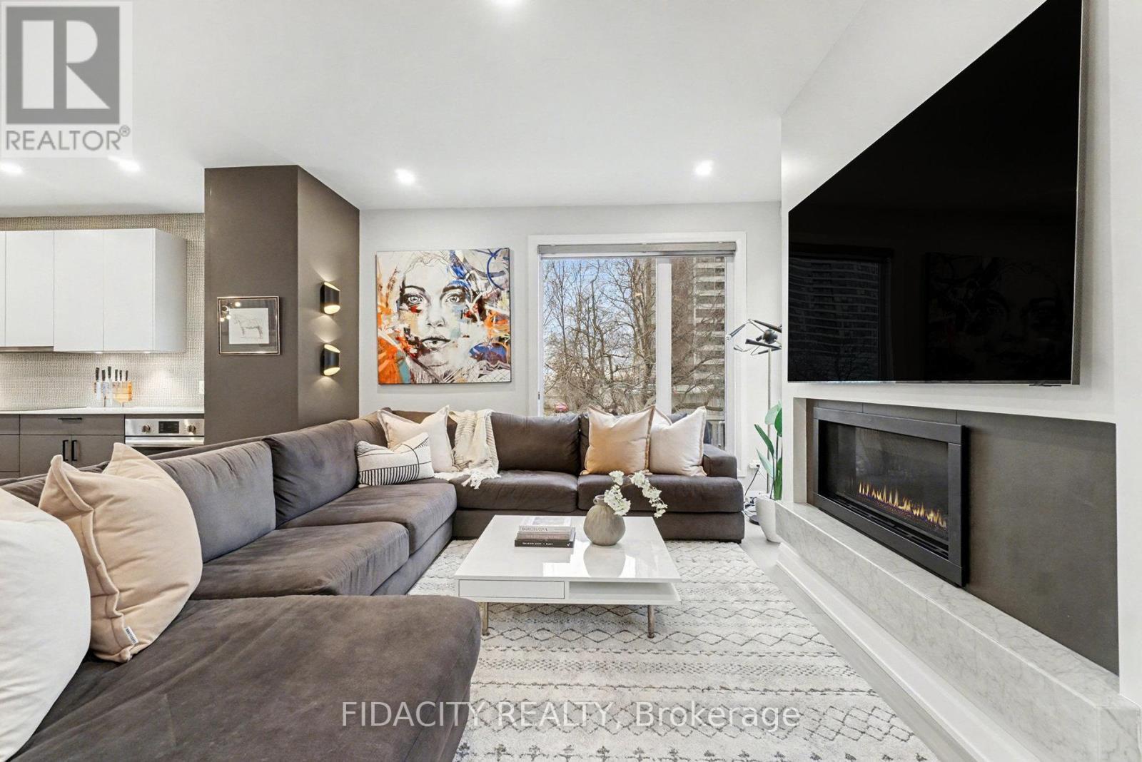 103 Tay Street, Ottawa, ON - Indoor Photo Showing Living Room With Fireplace
