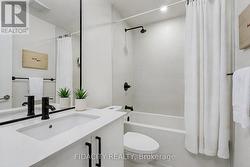 Upper level Main bathroom -