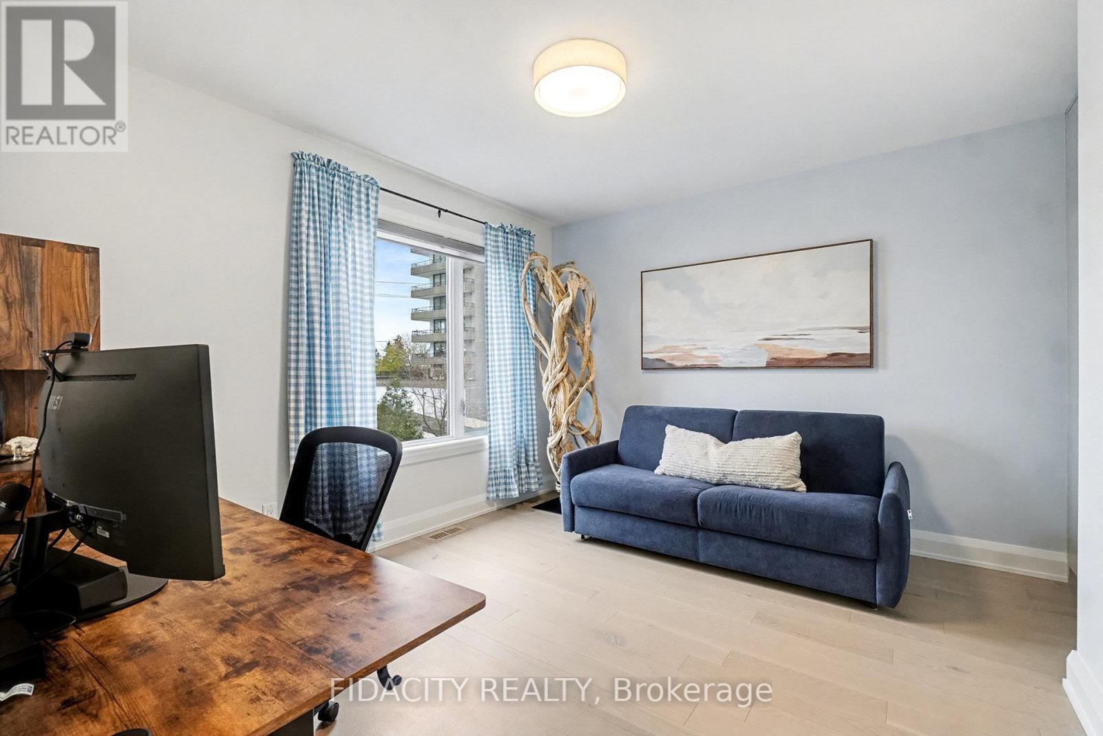 Third Bedroom - 103 Tay Street, Ottawa, ON - Indoor Photo Showing Living Room