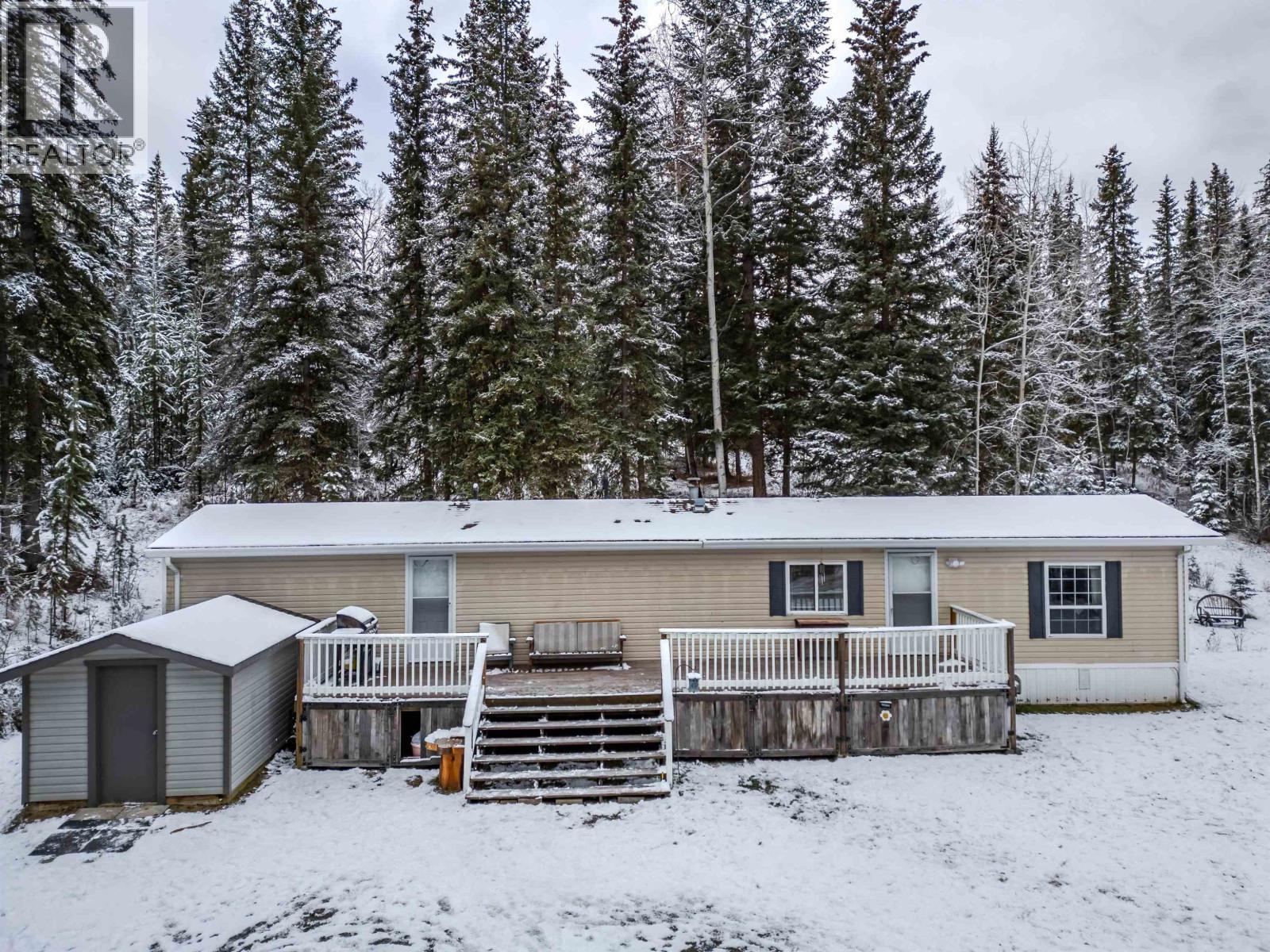 6324 Wolfe Road, 100 Mile House, BC - Outdoor With Deck Patio Veranda