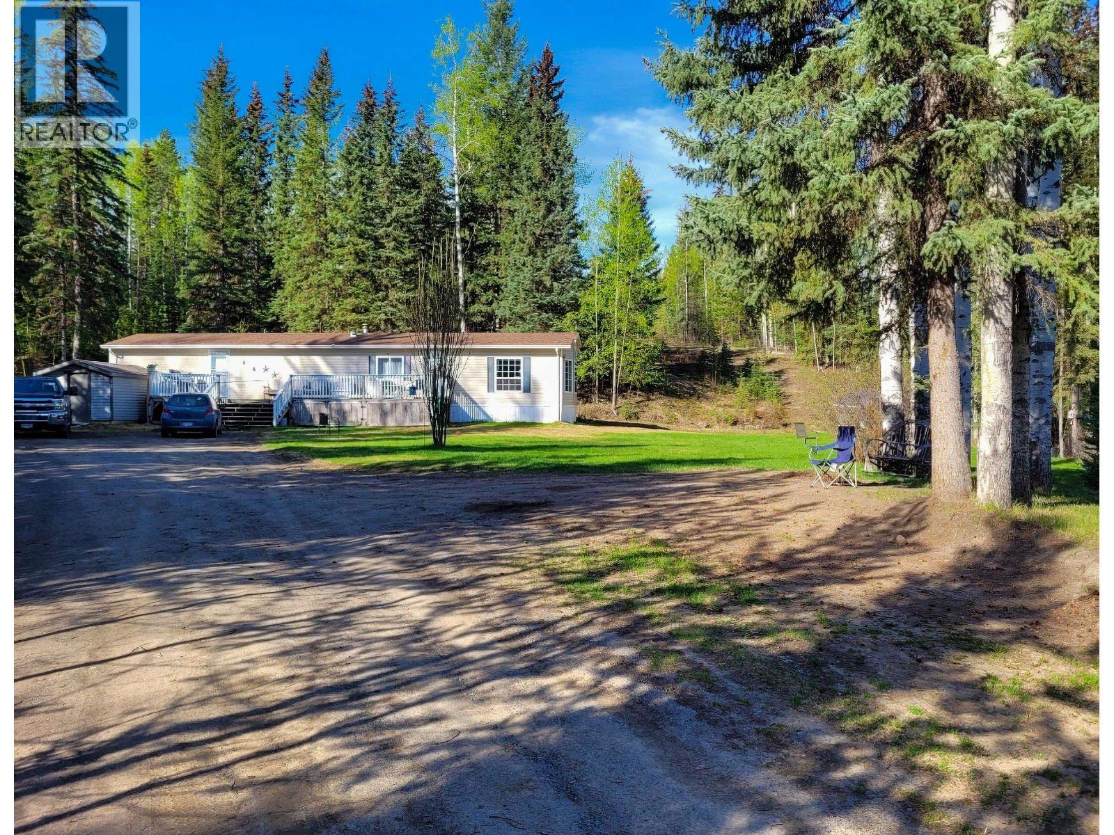 6324 Wolfe Road, 100 Mile House, BC - Outdoor