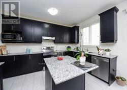 10 O'Connor Crescent, Brampton, ON - Indoor Photo Showing Kitchen
