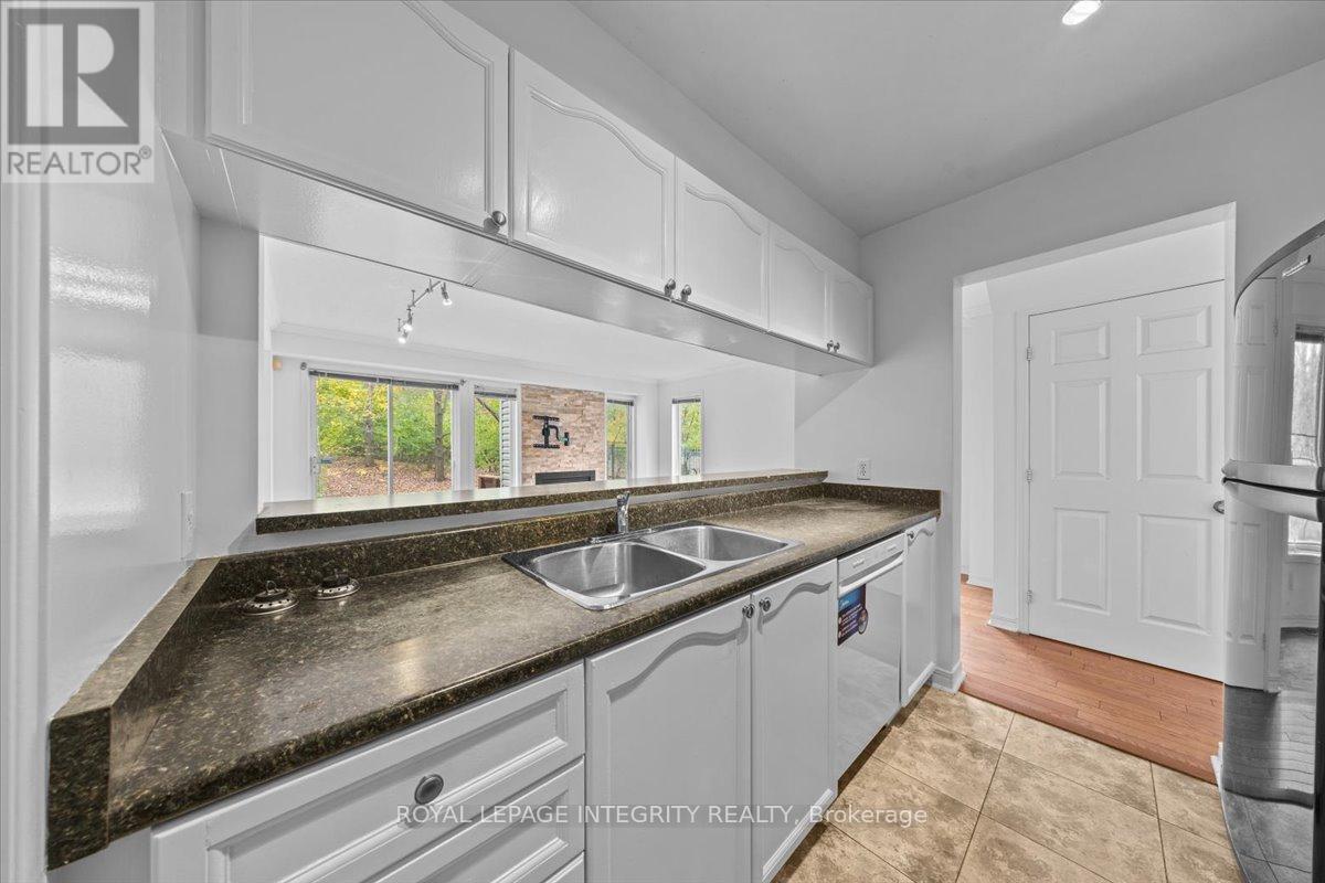 107 Corsica Private, Ottawa, ON - Indoor Photo Showing Kitchen With Double Sink