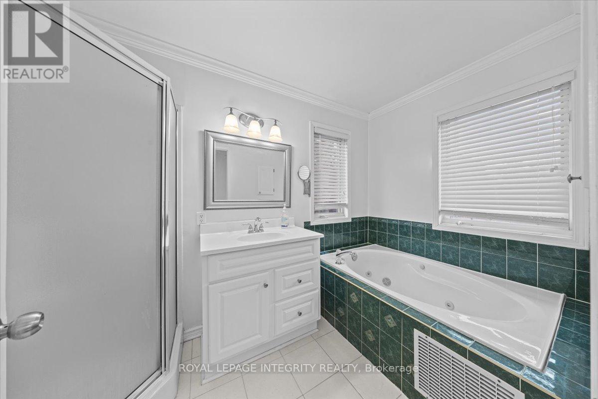 107 Corsica Private, Ottawa, ON - Indoor Photo Showing Bathroom