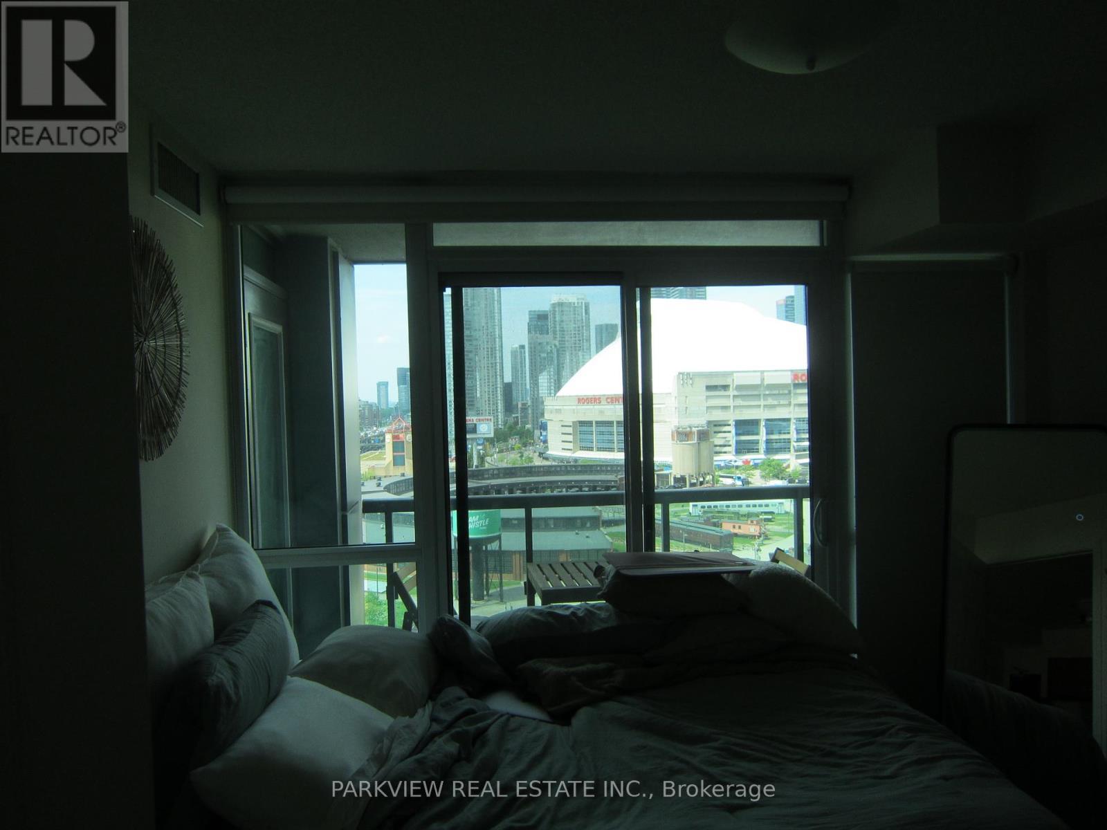 1615 - 25 Lower Simcoe Street, Toronto, ON - Indoor