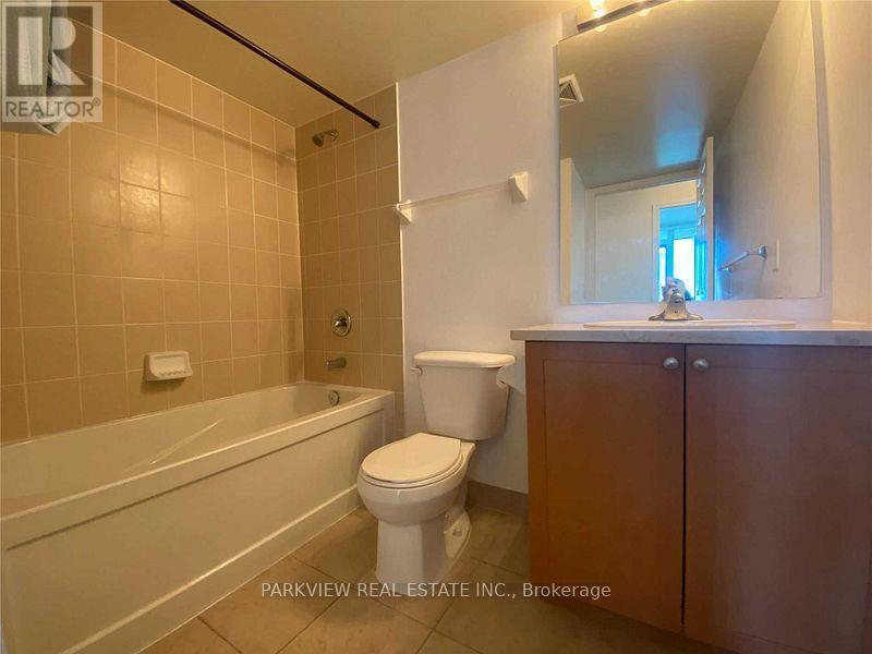 1615 - 25 Lower Simcoe Street, Toronto, ON - Indoor Photo Showing Bathroom