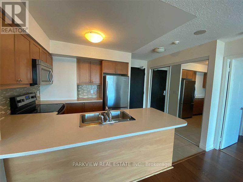 1615 - 25 Lower Simcoe Street, Toronto, ON - Indoor Photo Showing Kitchen With Double Sink
