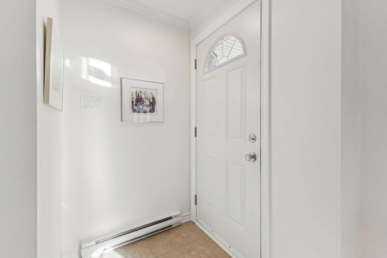 Hall d'entrée/Vestibule - 2-22 Imp. Berthe Morisot, Gatineau (Gatineau), QC - Indoor Photo Showing Other Room