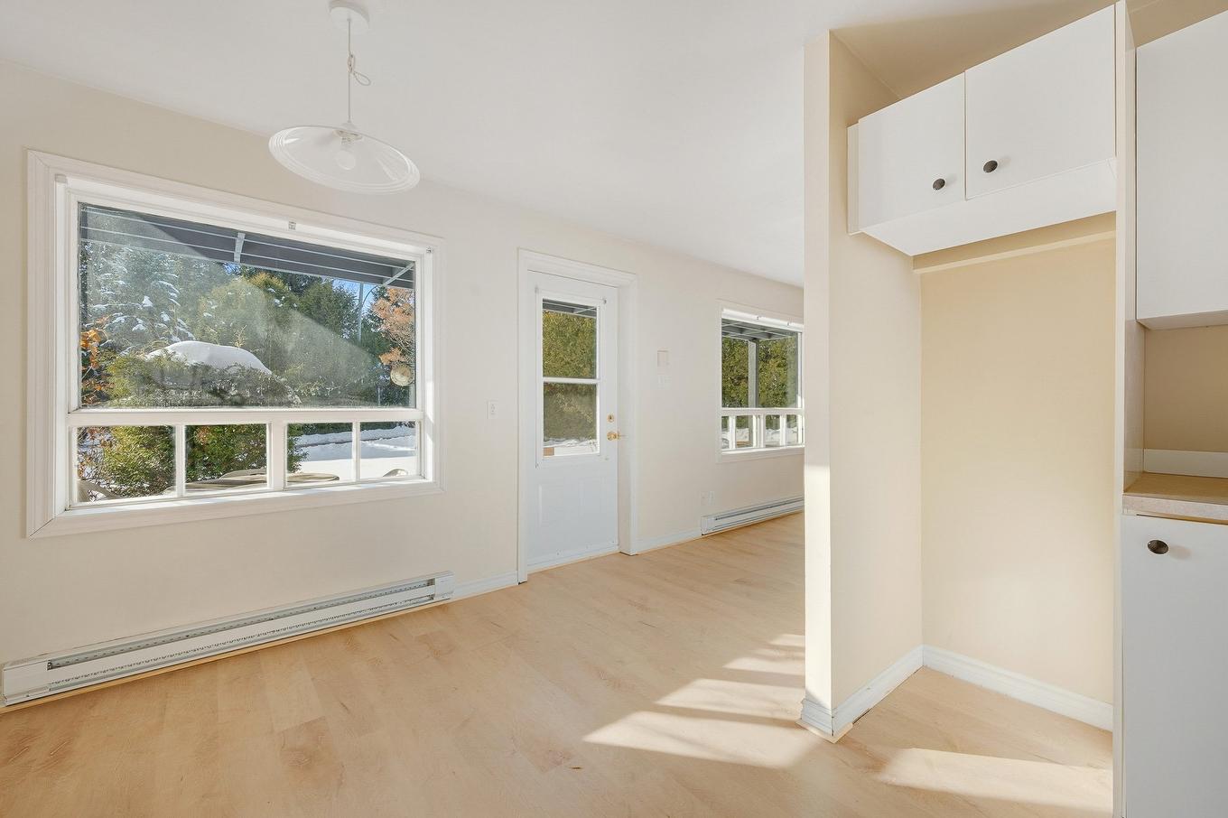 Kitchen - 4 Av. Godfrey, Saint-Sauveur, QC - Indoor Photo Showing Other Room