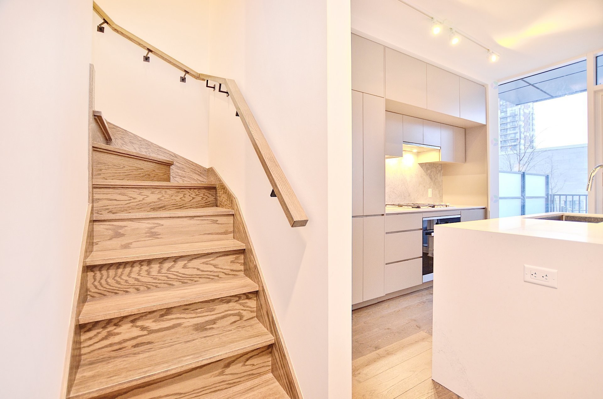 Escalier - Th6-1288 Rue St-Antoine O., Montréal (Ville-Marie), QC - Indoor