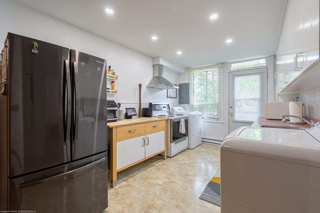 Cuisine - 3426 - 3432 Rue Bercy, Montréal (Le Plateau-Mont-Royal), QC - Indoor Photo Showing Laundry Room