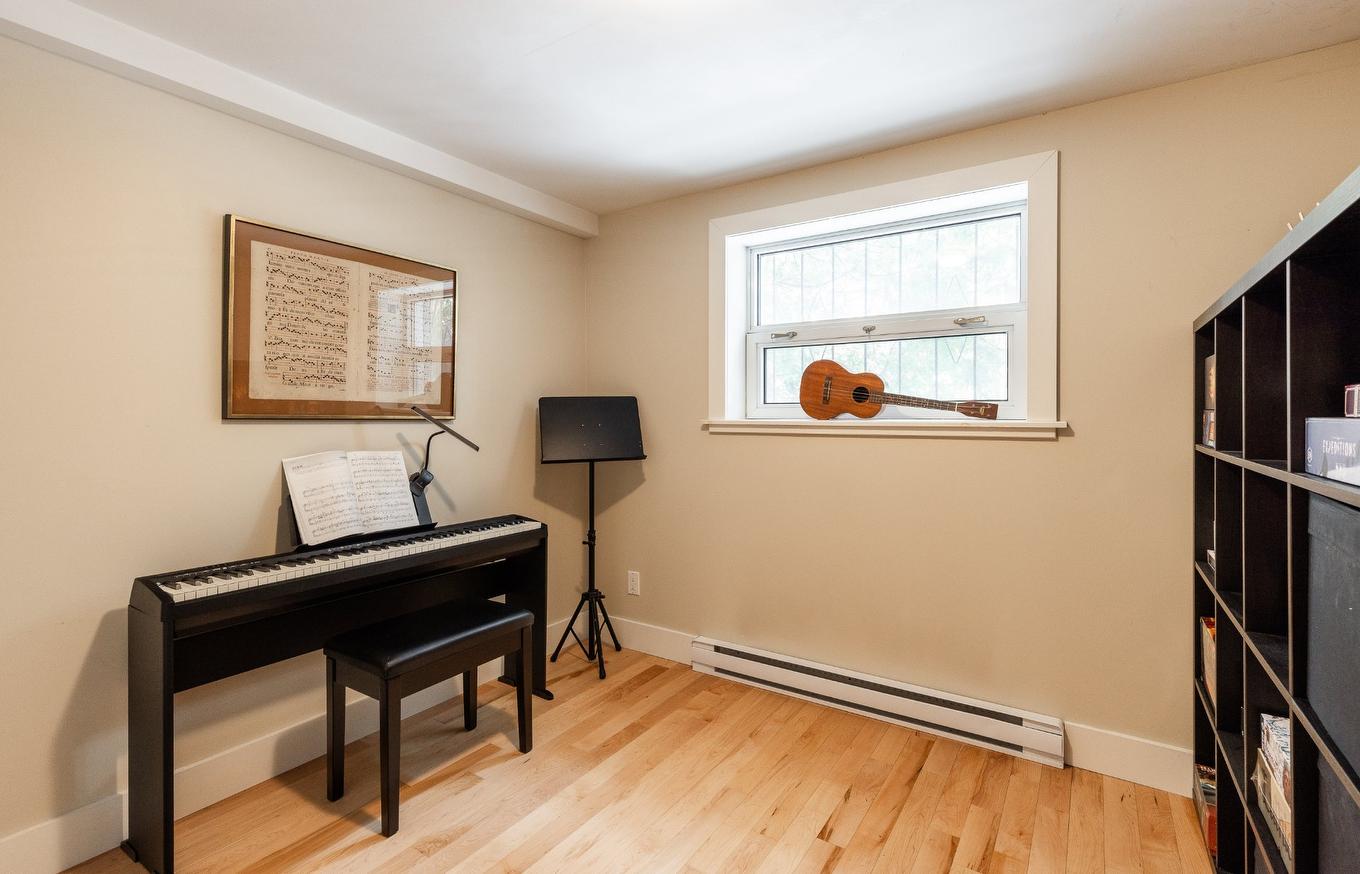 Bedroom - 5640 Av. De Canterbury, Montréal (Côte-Des-Neiges/Notre-Dame-De-Grâce), QC - Indoor Photo Showing Other Room