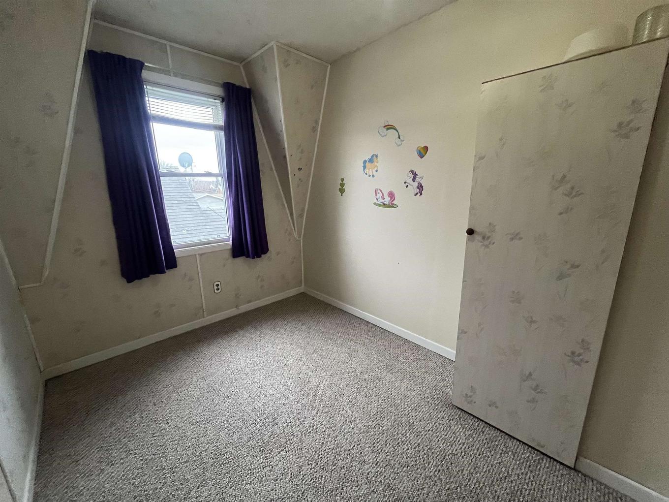 935 Athabasca Street, Thunder Bay, ON - Indoor Photo Showing Other Room
