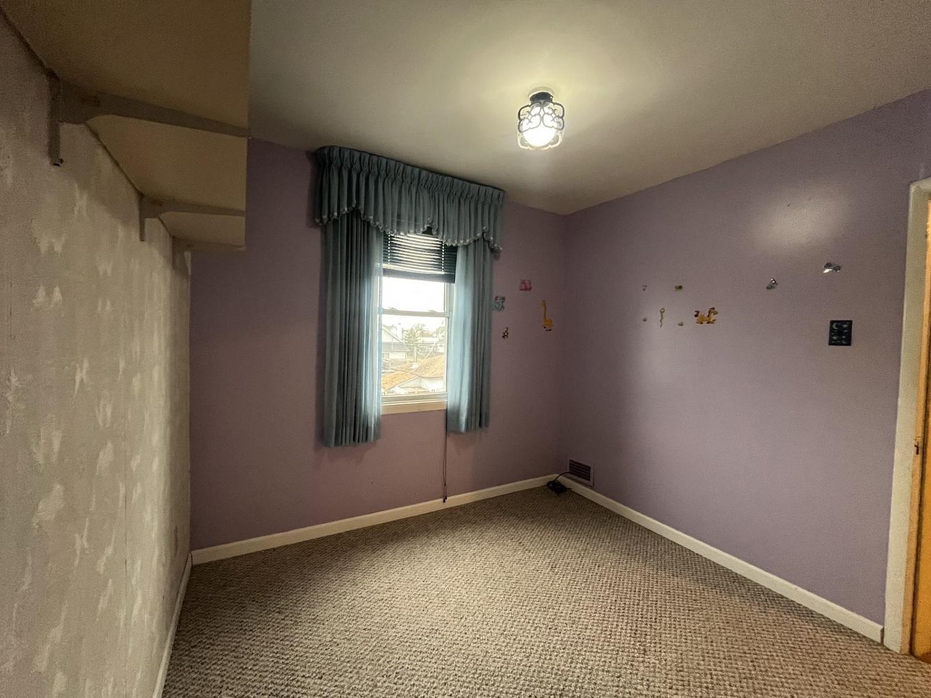 935 Athabasca Street, Thunder Bay, ON - Indoor Photo Showing Other Room