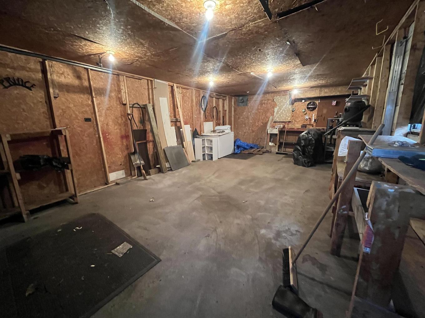 935 Athabasca Street, Thunder Bay, ON - Indoor Photo Showing Other Room