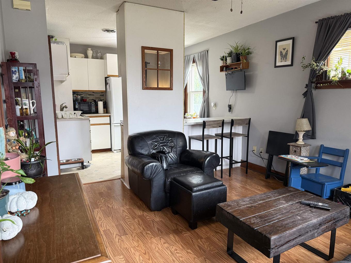 265 Ray Boulevard, Thunder Bay, ON - Indoor Photo Showing Living Room