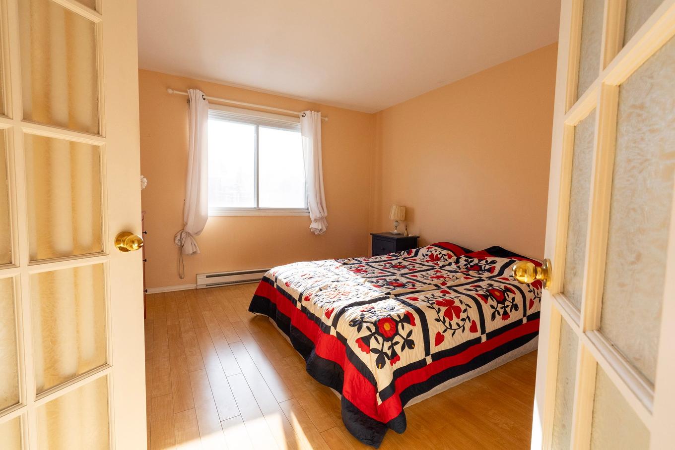 Chambre à coucher principale - 302-2092 Av. Albert-Murphy, Laval (Chomedey), QC - Indoor Photo Showing Bedroom