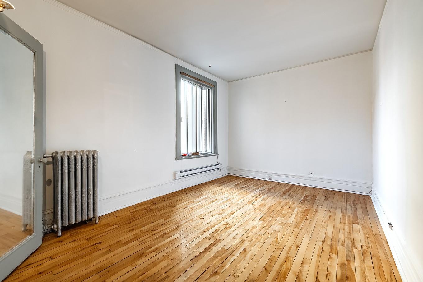 Bedroom - 7457 - 7461 Av. De L'Épée, Montréal (Villeray/Saint-Michel/Parc-Extension), QC - Indoor Photo Showing Other Room