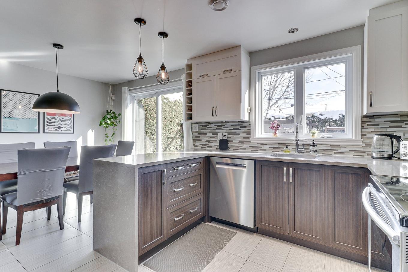 Cuisine - 660 Rue De Livaudière, Terrebonne (Terrebonne), QC - Indoor Photo Showing Kitchen With Upgraded Kitchen
