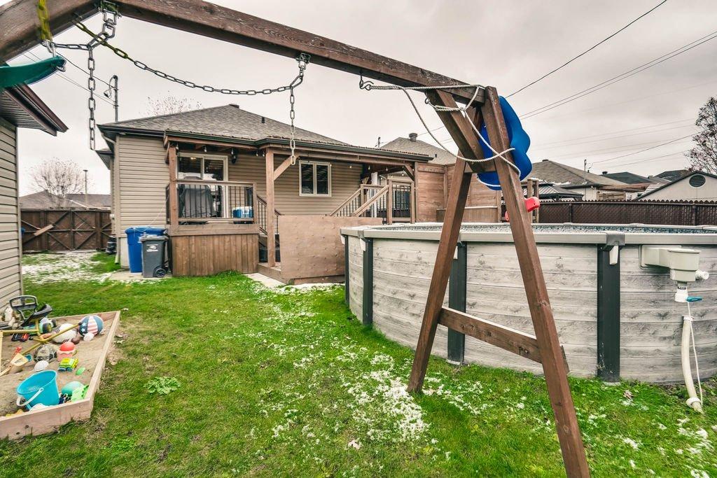 Cour - 210 Rue De La Forteresse, Gatineau (Masson-Angers), QC - Outdoor With Deck Patio Veranda