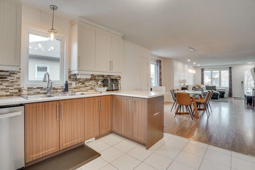 Vue d'ensemble - 210 Rue De La Forteresse, Gatineau (Masson-Angers), QC - Indoor Photo Showing Kitchen With Double Sink