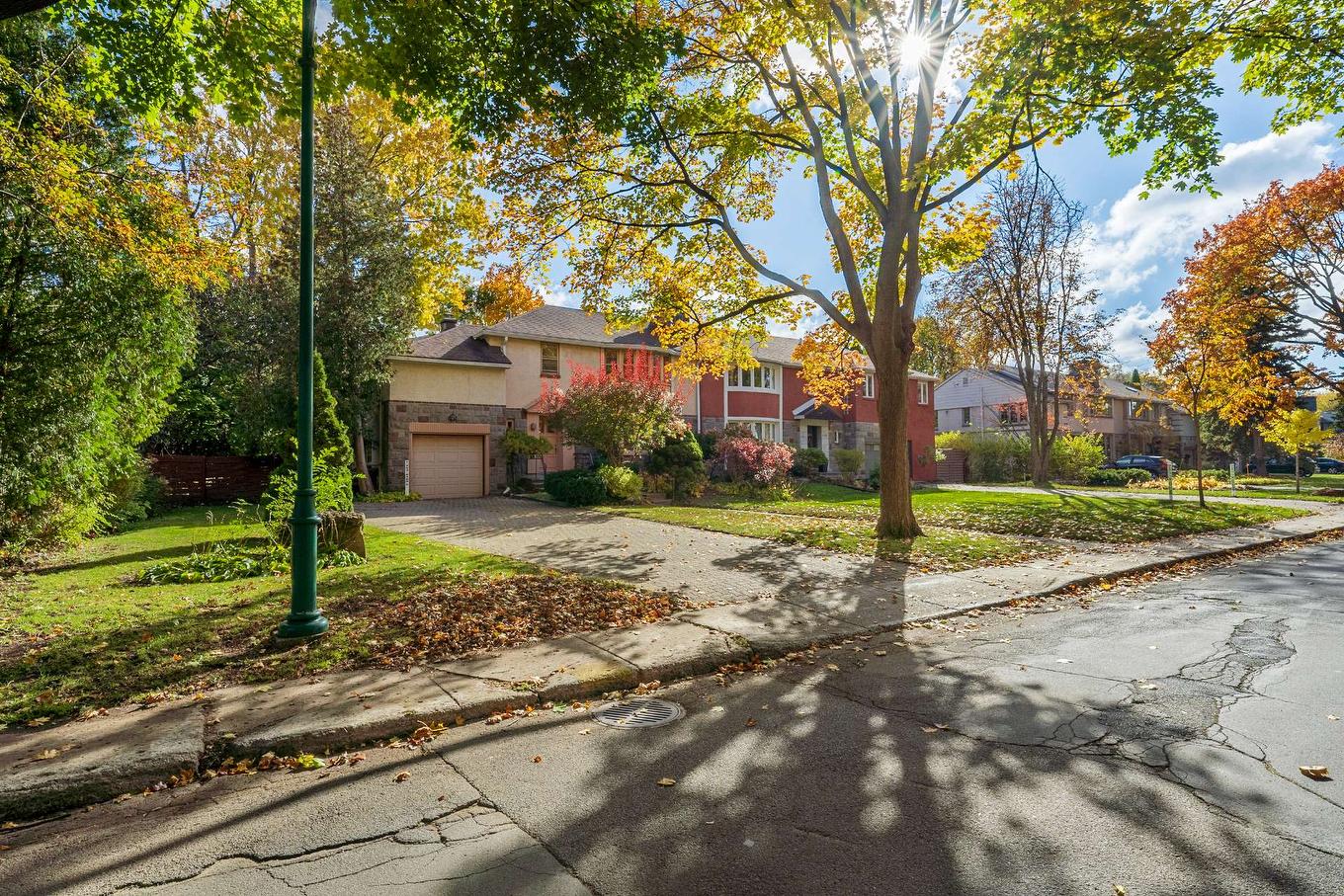 Frontage - 510 Av. Powell, Mont-Royal, QC - Outdoor