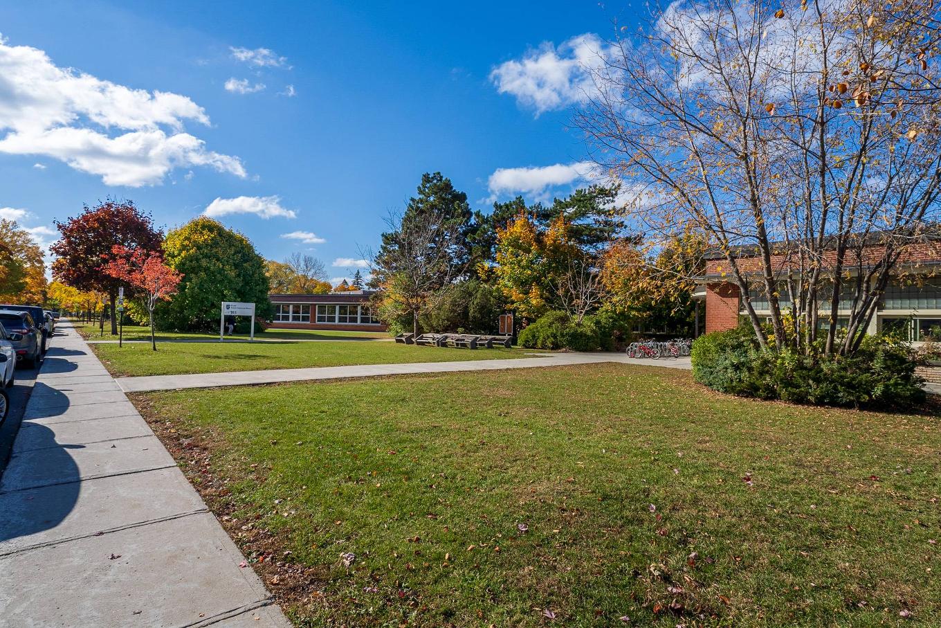 Nearby - 510 Av. Powell, Mont-Royal, QC - Outdoor With View