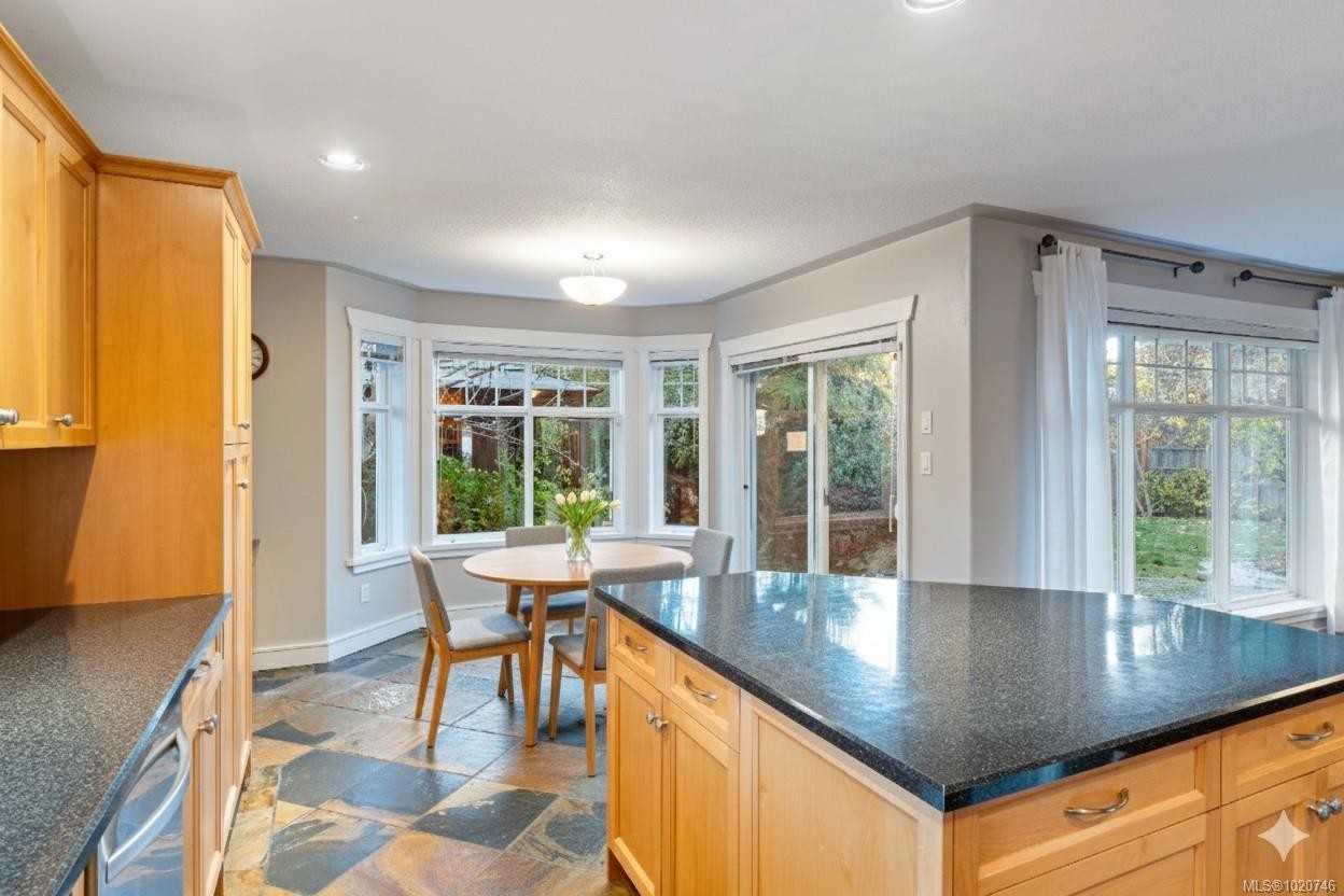 610 Forsyth Ave, Parksville, BC