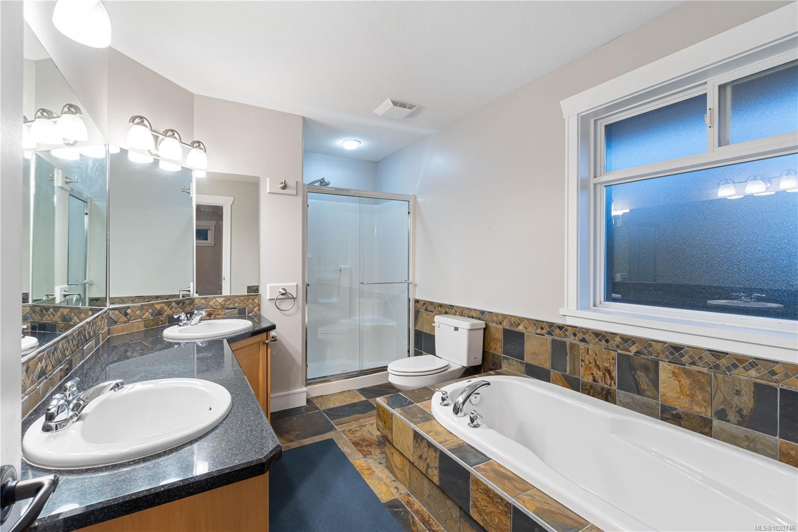 610 Forsyth Ave, Parksville, BC