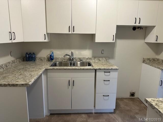 10-7077 Highland Dr, Port Hardy, BC - Indoor Photo Showing Kitchen With Double Sink