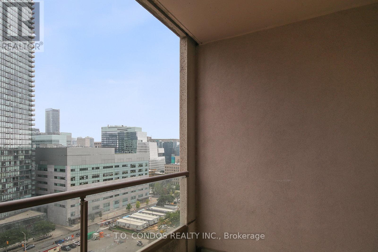 1806 - 909 Bay Street, Toronto, ON - Outdoor With Balcony With View