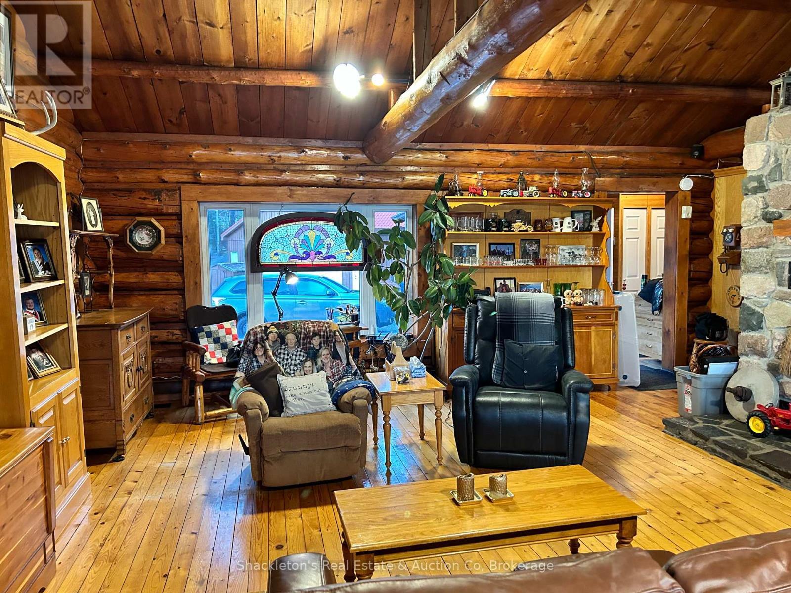 2407 Highway 11 Highway N, Unorganized Townships (Marten River), ON - Indoor