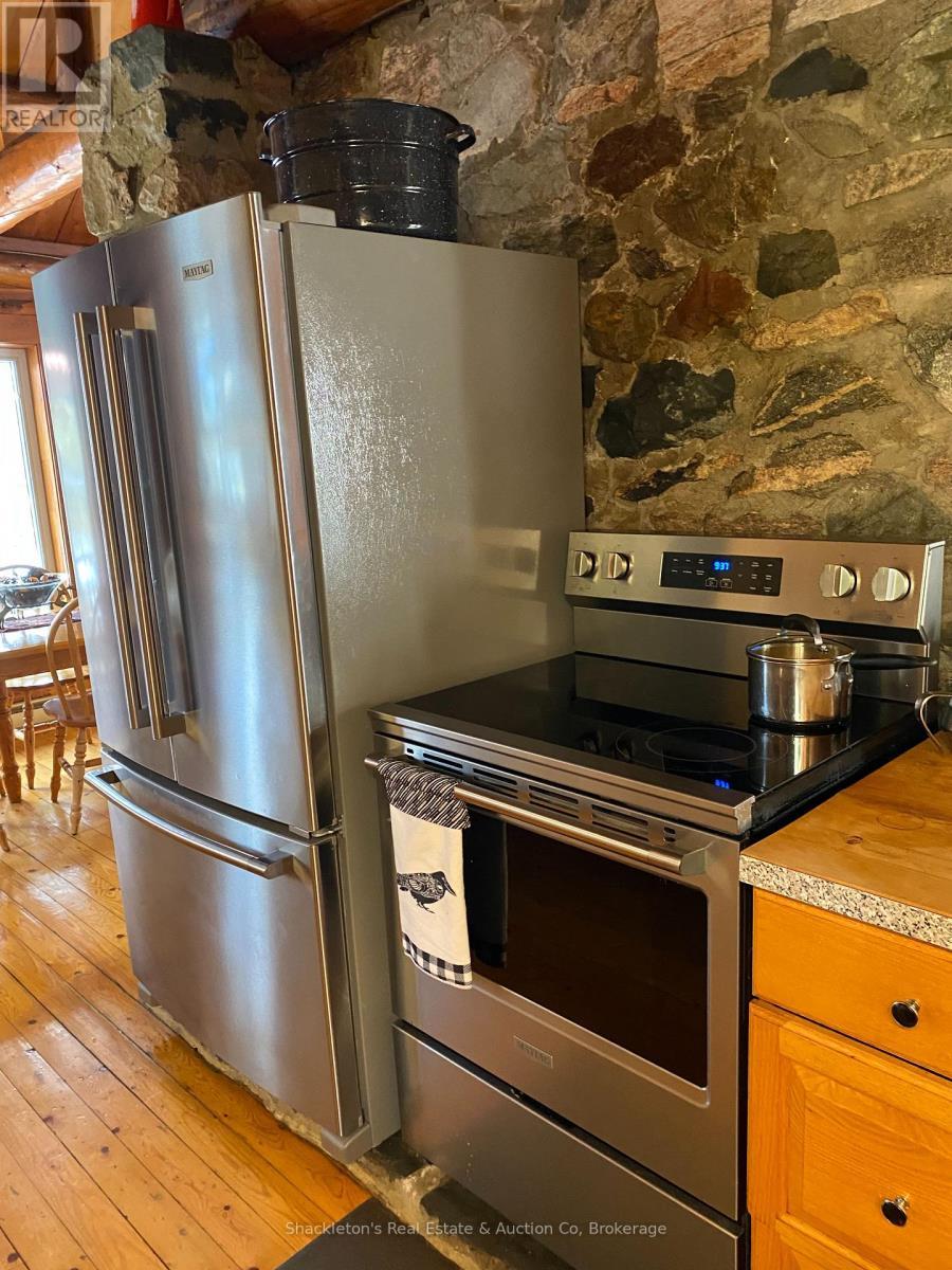 2407 Highway 11 Highway N, Unorganized Townships (Marten River), ON - Indoor Photo Showing Kitchen