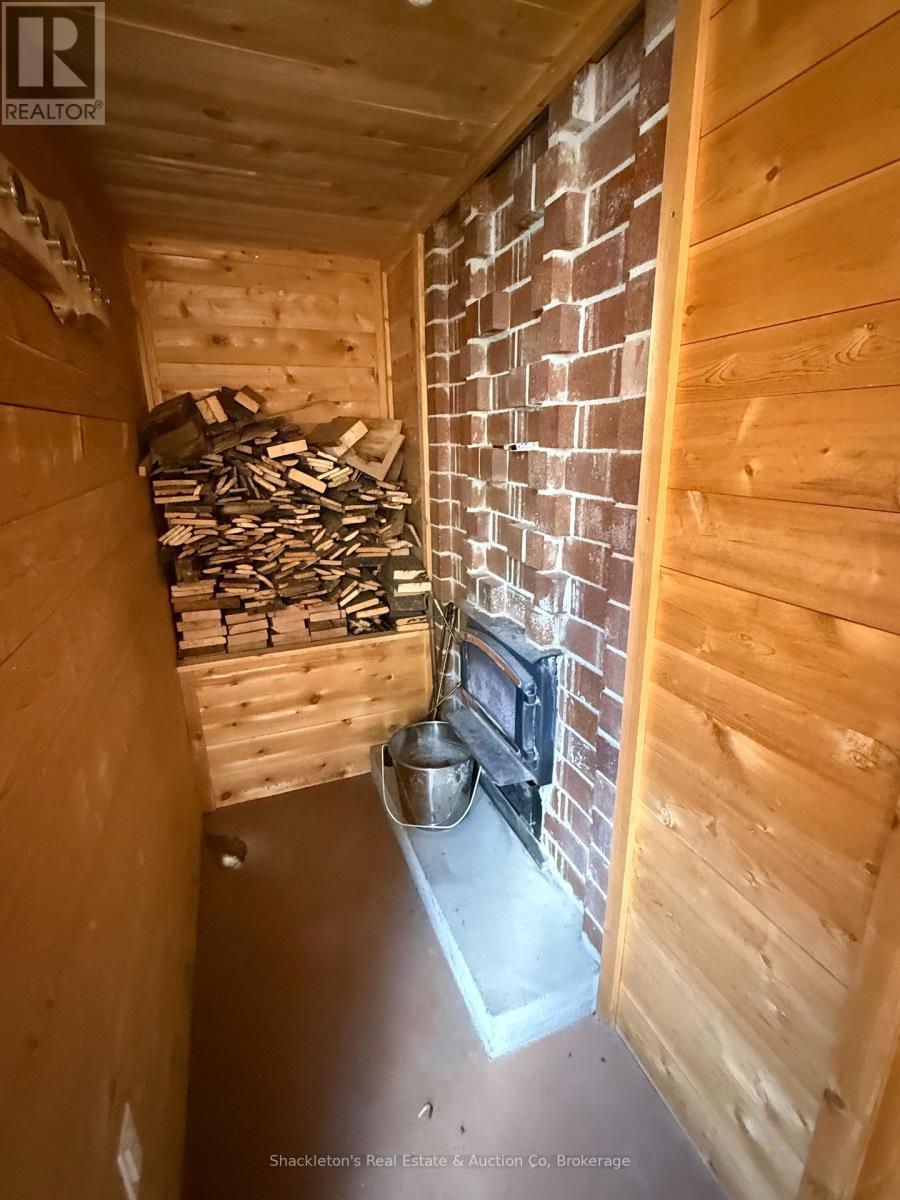 2407 Highway 11 Highway N, Unorganized Townships (Marten River), ON - Indoor Photo Showing Other Room