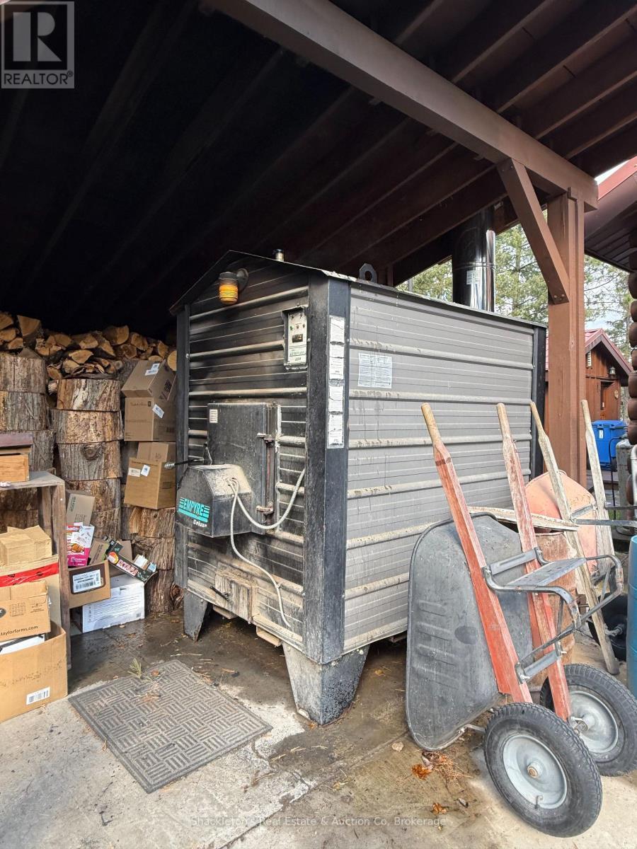 2407 Highway 11 Highway N, Unorganized Townships (Marten River), ON - With Exterior