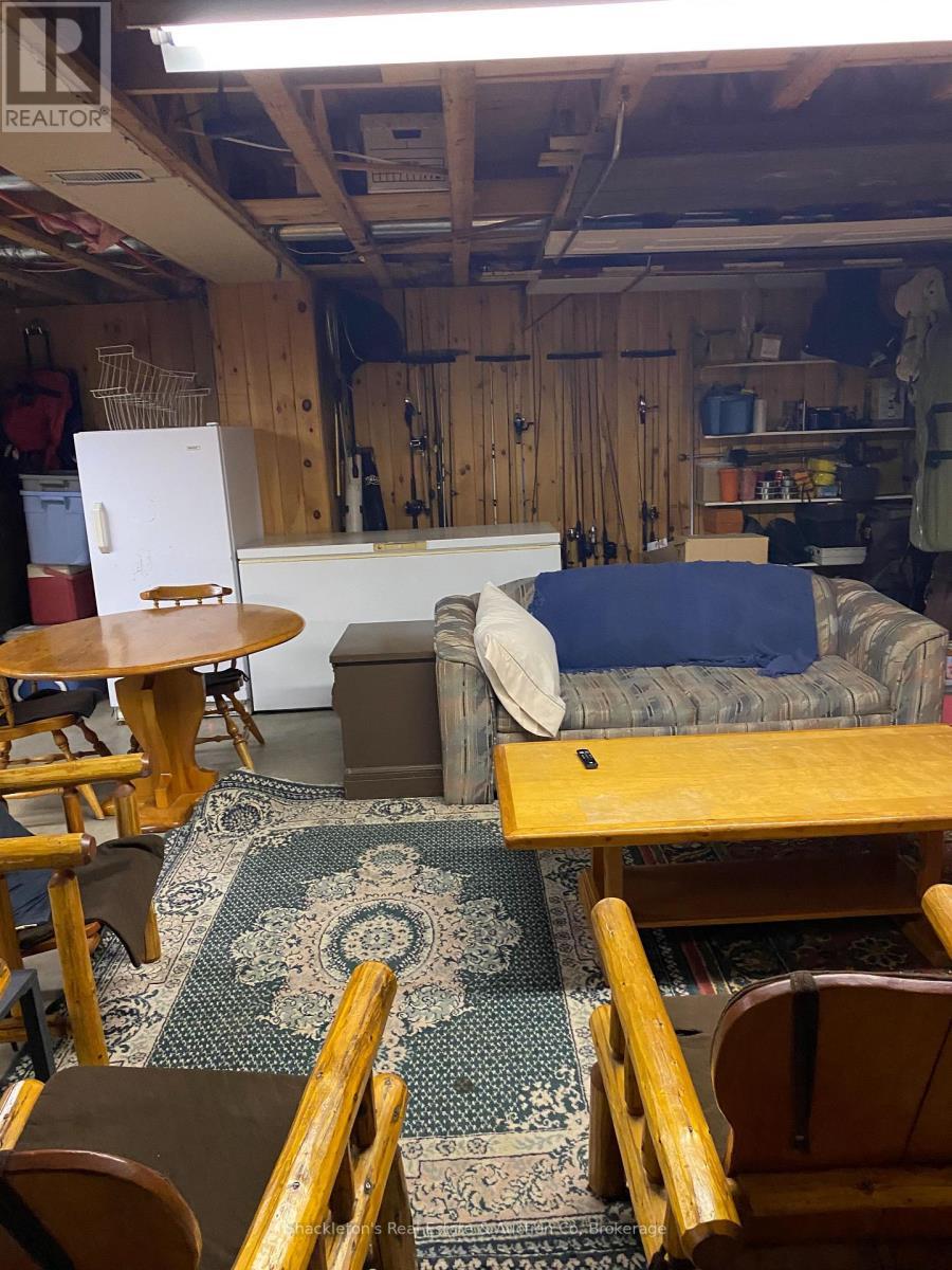 2407 Highway 11 Highway N, Unorganized Townships (Marten River), ON - Indoor