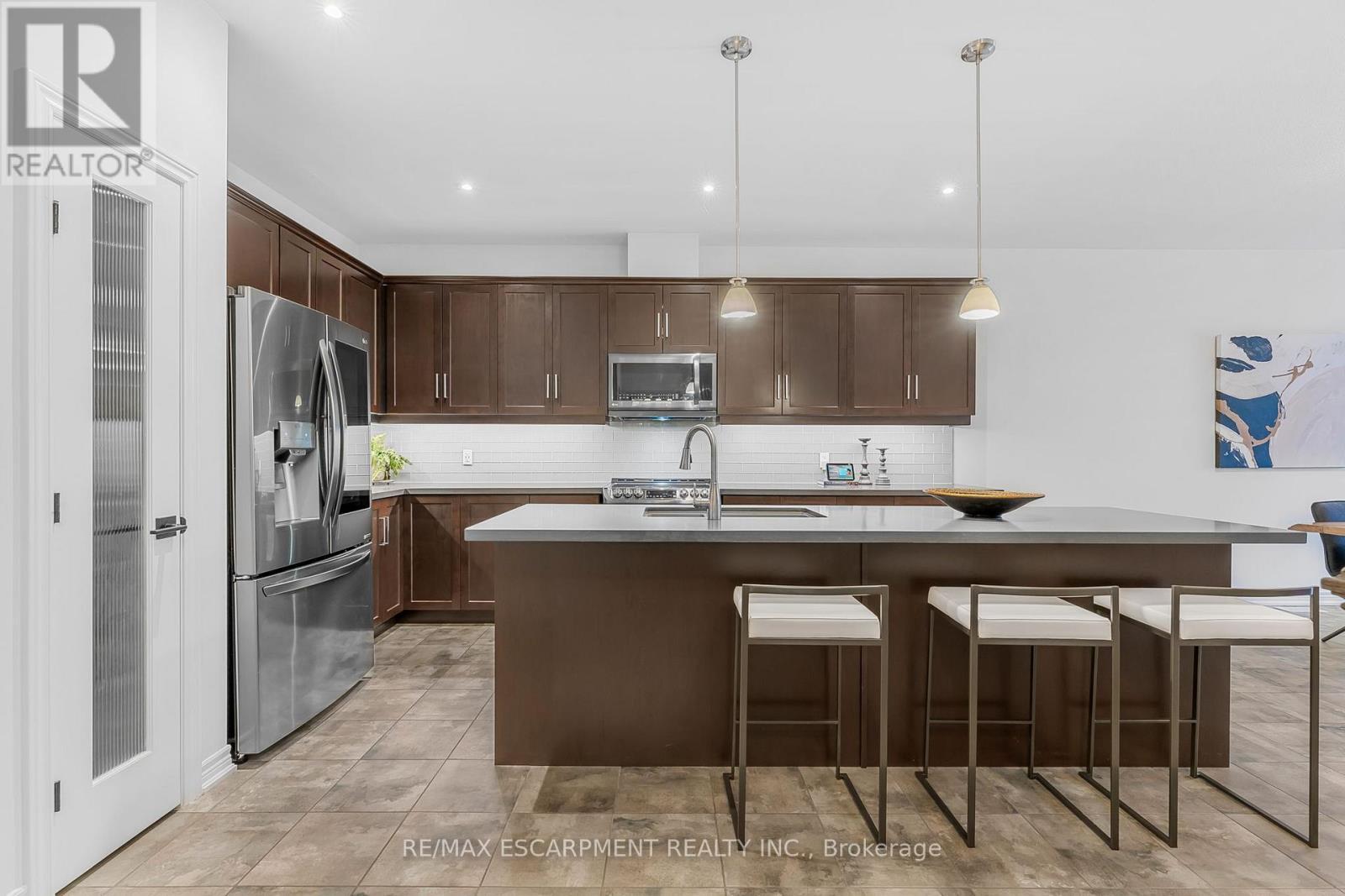 5 - 2848 King Street, Lincoln, ON - Indoor Photo Showing Kitchen With Stainless Steel Kitchen With Upgraded Kitchen