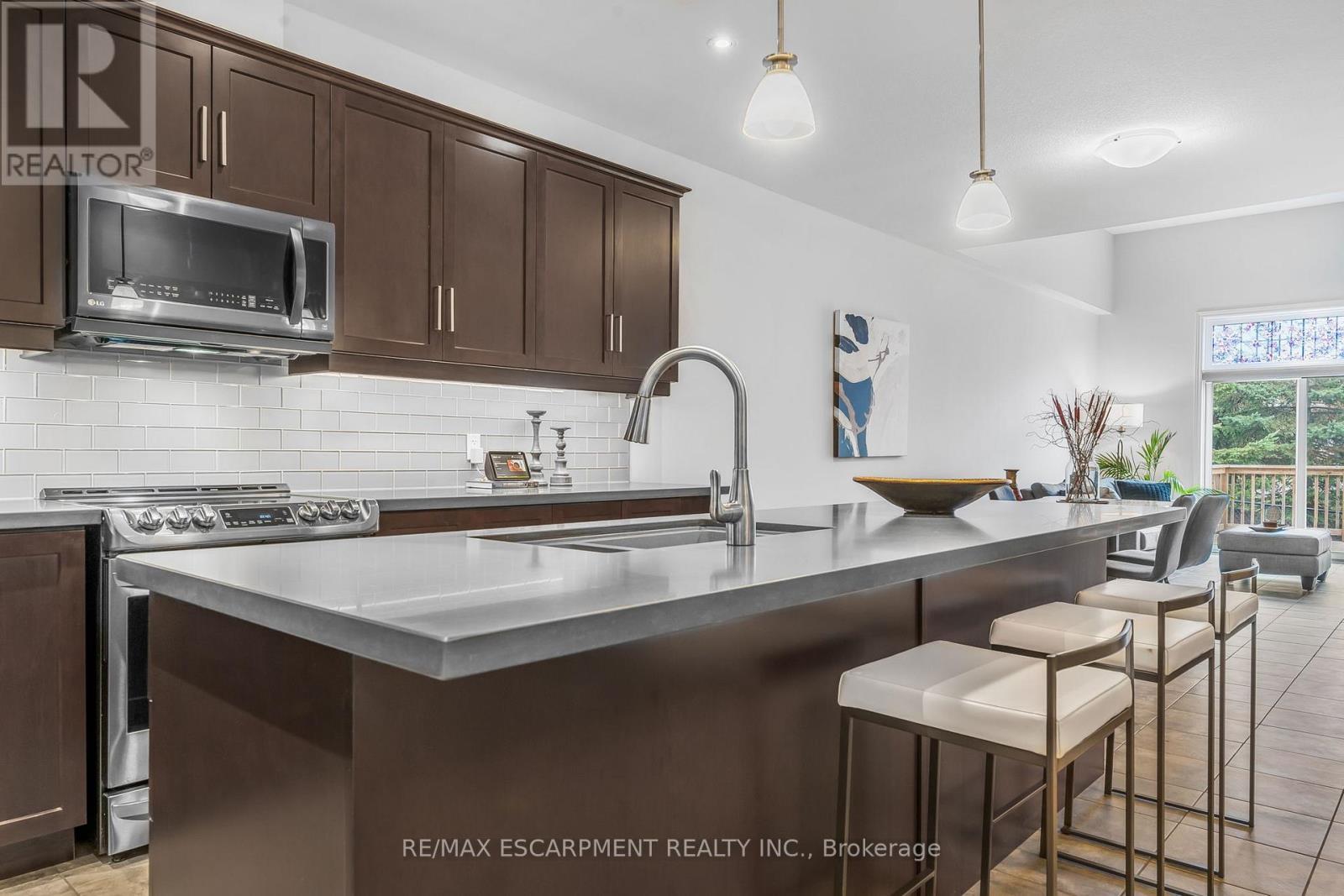 5 - 2848 King Street, Lincoln, ON - Indoor Photo Showing Kitchen