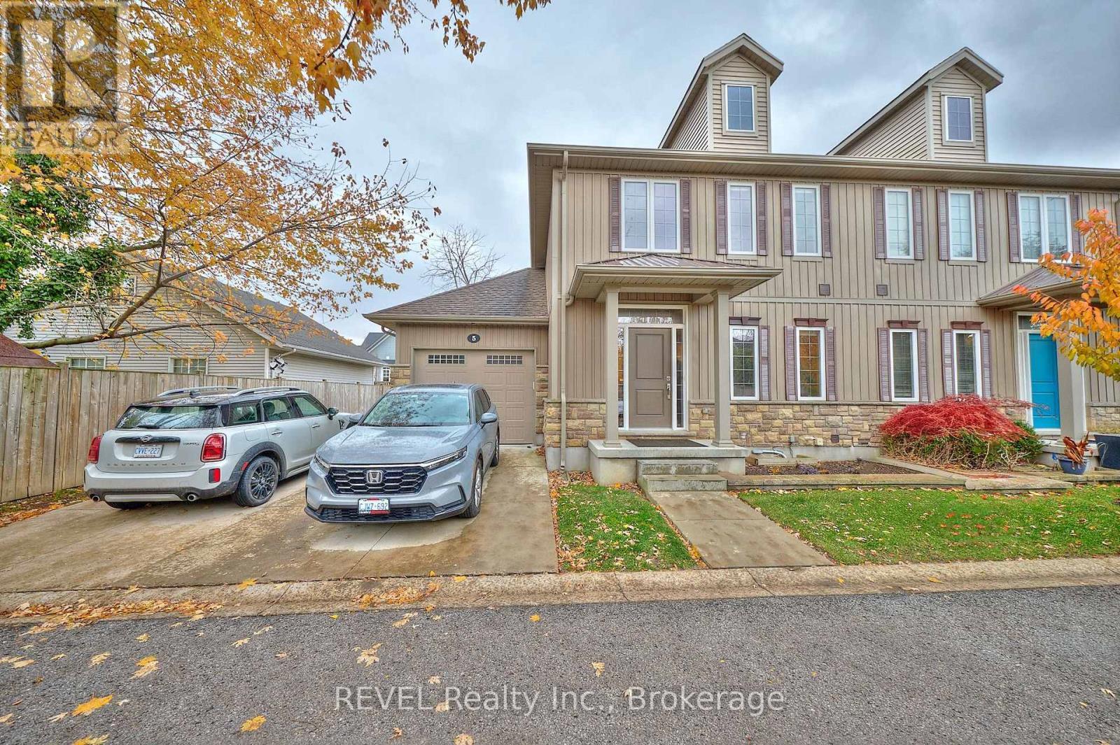 5 - 608 Simcoe Street, Niagara-On-The-Lake (Town), ON - Outdoor With Facade