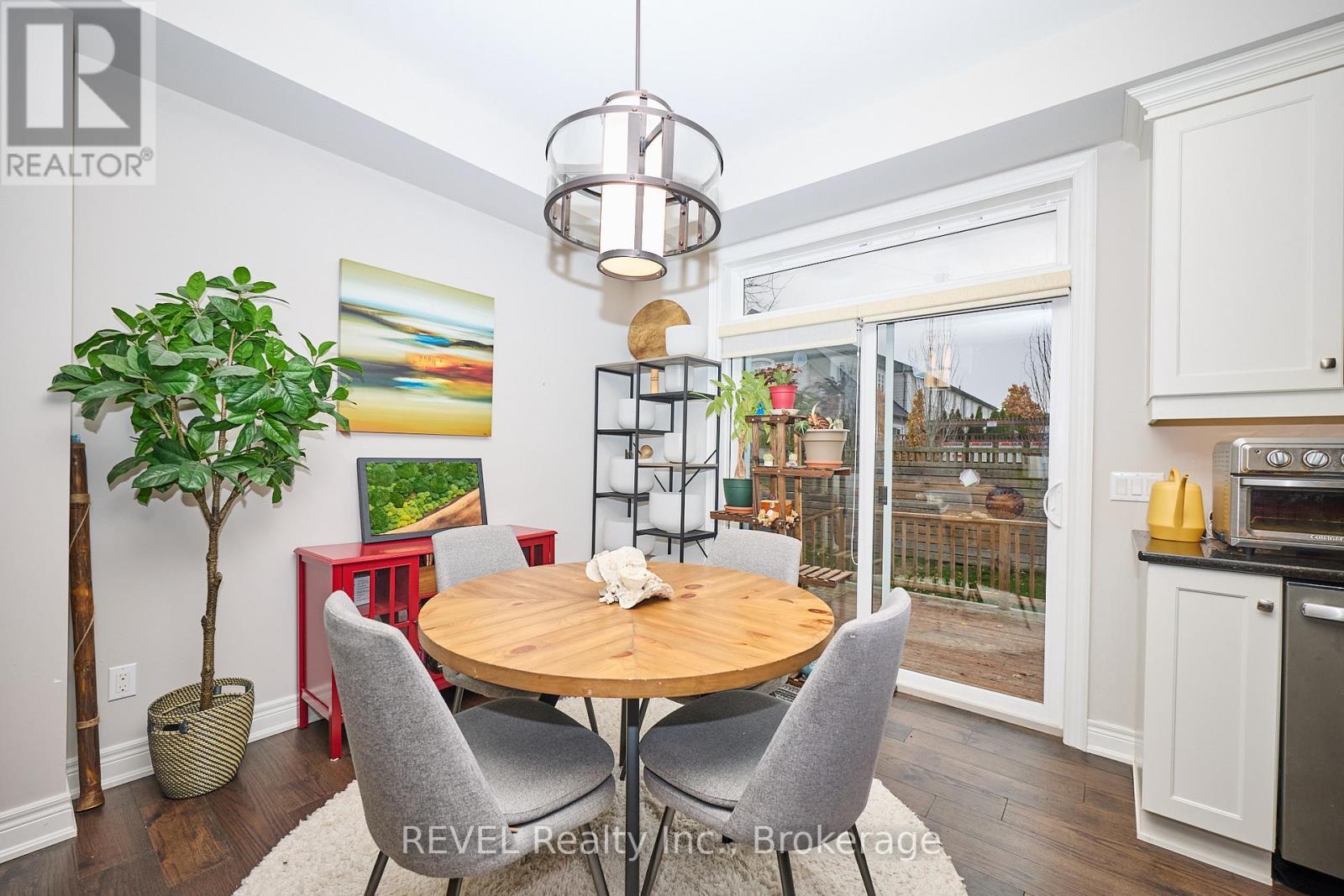 5 - 608 Simcoe Street, Niagara-On-The-Lake (Town), ON - Indoor Photo Showing Dining Room